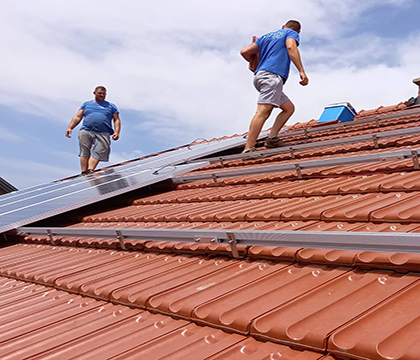 Ce este un sistem solar de montare pe acoperiș